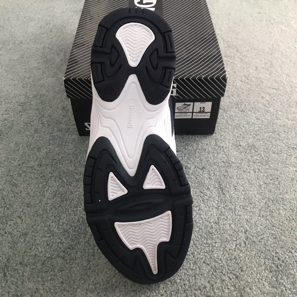 Spalding • Vortex 2 shoe - Picture 3 of 7